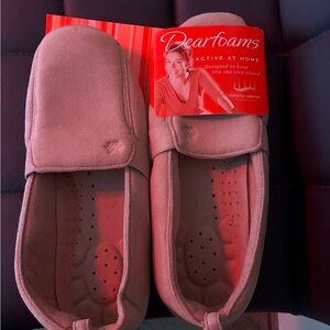 Dearfoams Women's Cozy Brown Slippers